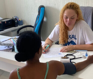 Atendimento médico gratuito leva cuidado e solidariedade à comunidade