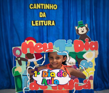 Aulas gratuitas de alfabetização para crianças na ARKAL